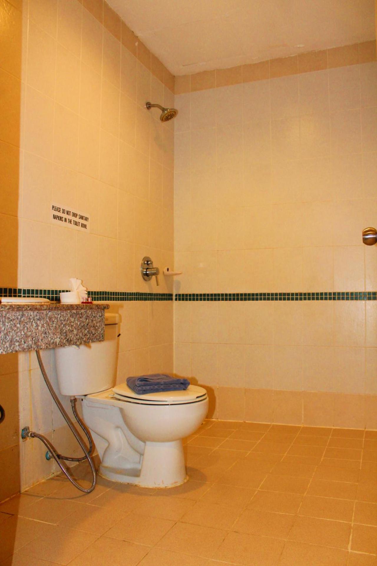 Hollywood Inn Hotel Patong Luaran gambar